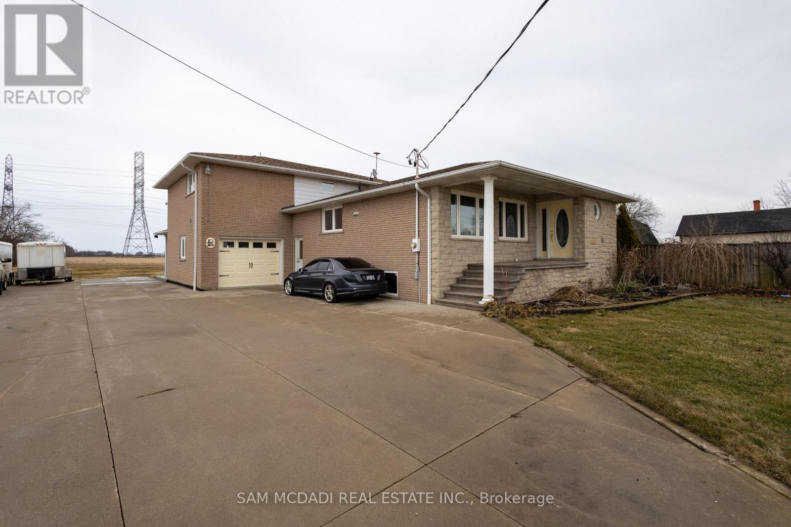 Detached at 9747 REGIONAL ROAD 20, Grimsby (Grimsby Escarpment)