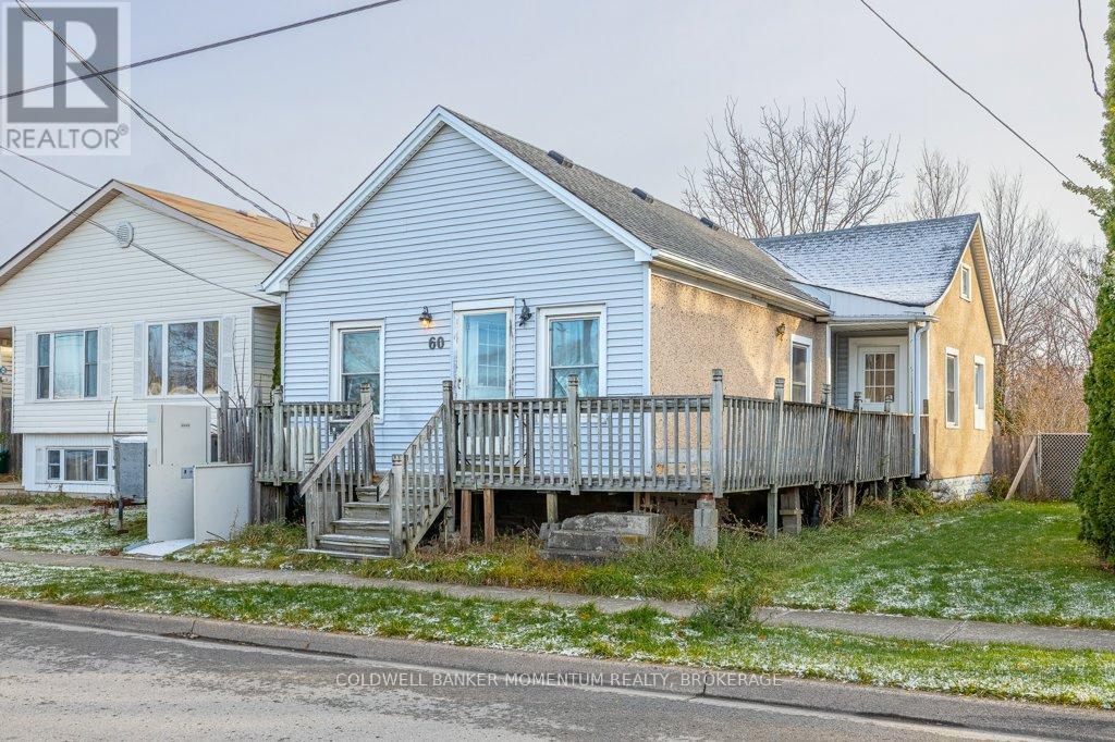 Detached at 60 PAGE STREET, St. Catharines (E. Chester)