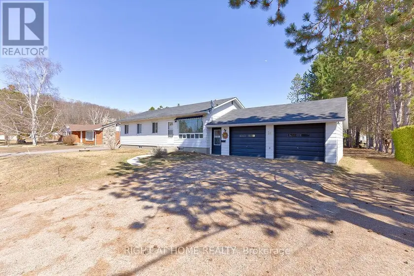 Detached at 28 JACKPINE STREET, Madawaska Valley