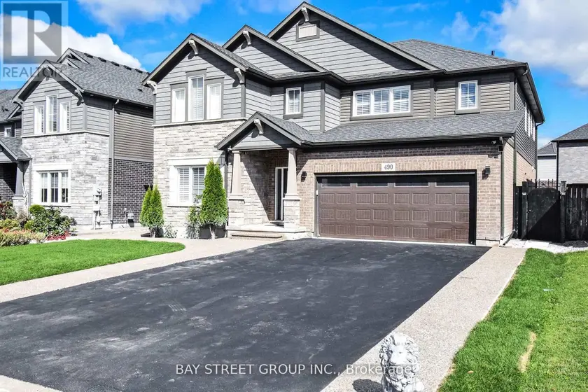 Detached at 490 SILVERWOOD AVENUE, Welland