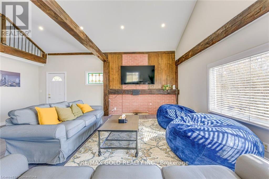 Detached at 3590 LAKESHORE ROAD, Lincoln