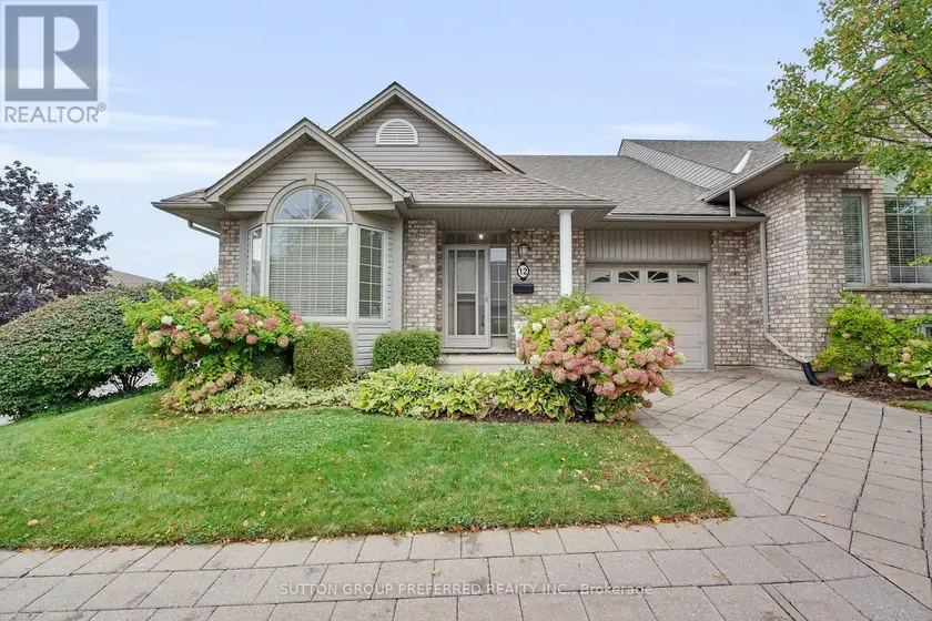 Townhouse at 12 - 800 COMMISSIONERS ROAD W, London