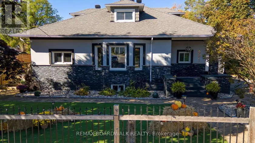 Detached at 27 ALLAN STREET, Carleton Place