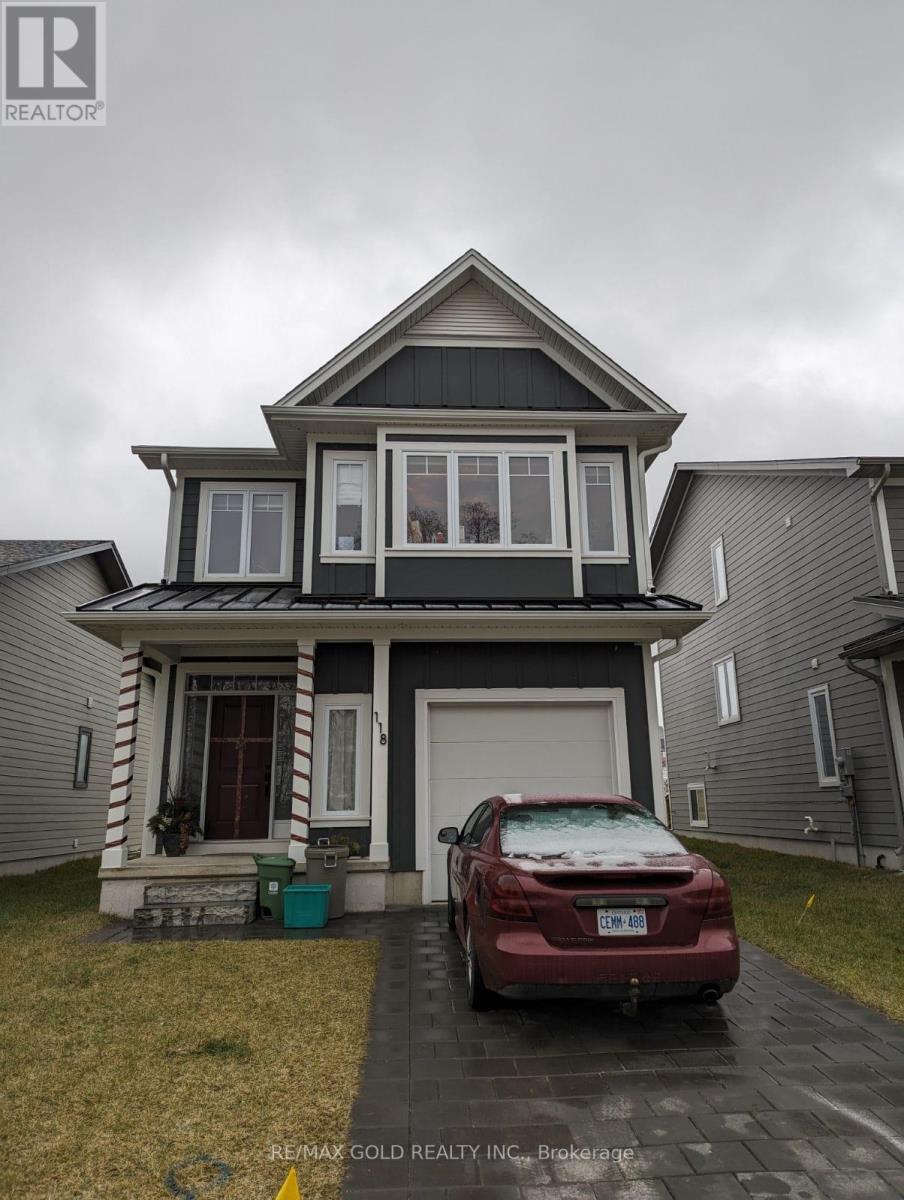 Detached at 118 JULIE CRESCENT, London South (South J)