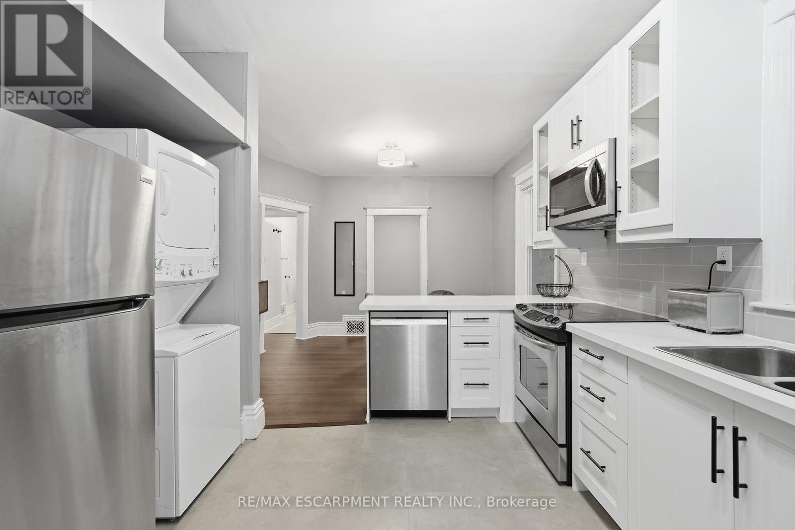 Detached at 68-70 ROBERT STREET N, Hamilton