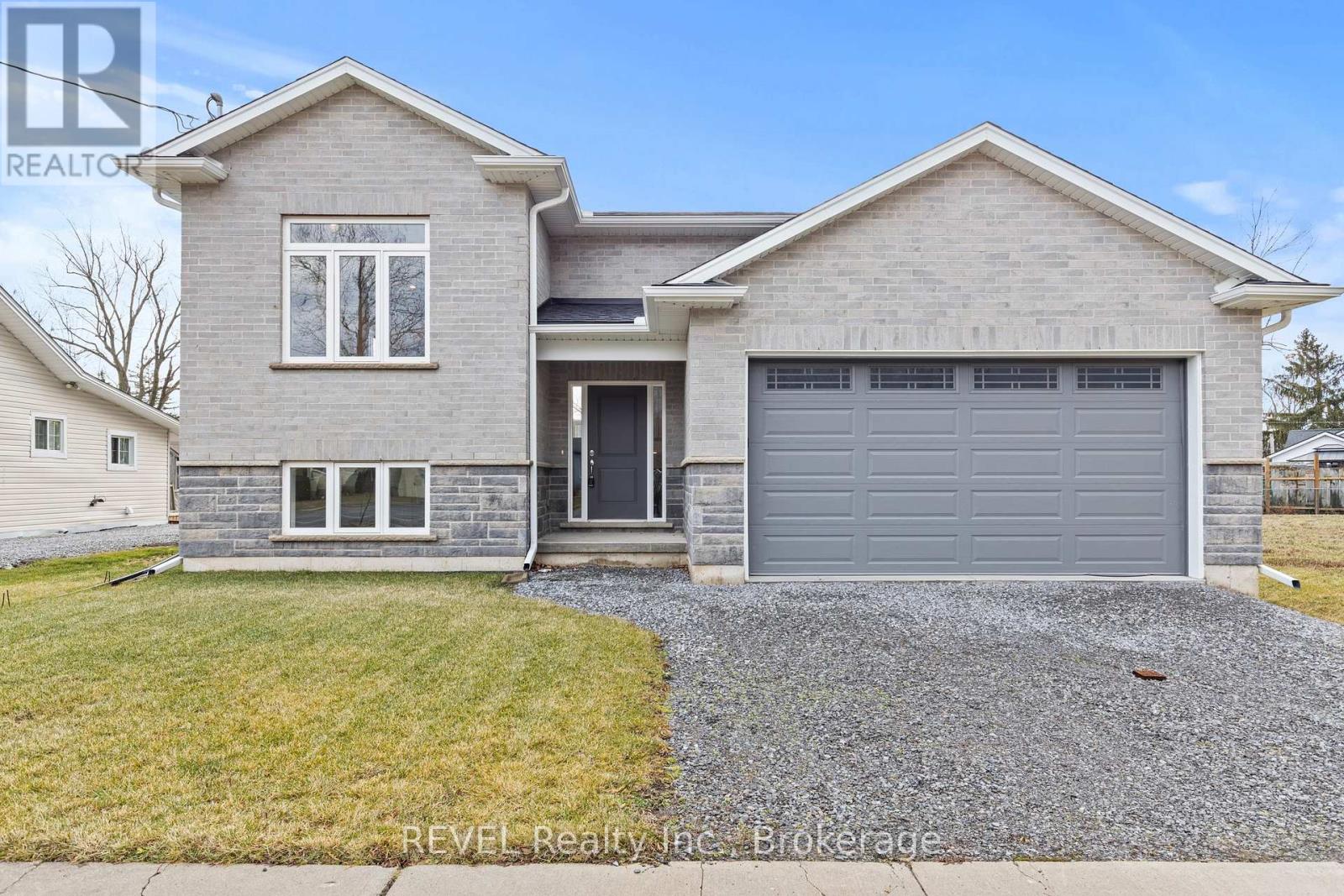 Detached at 735 DOMINION ROAD, Fort Erie (Crescent Park)