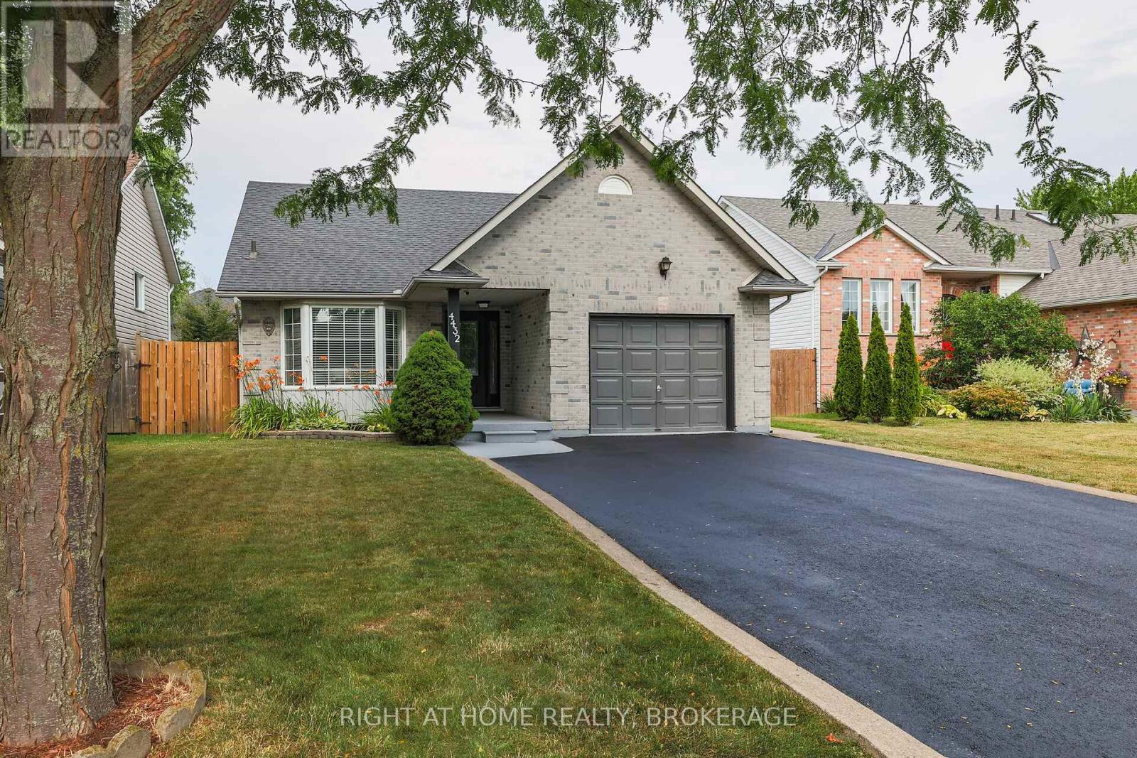Detached at 4432 DENNIS AVENUE, Lincoln (Beamsville)