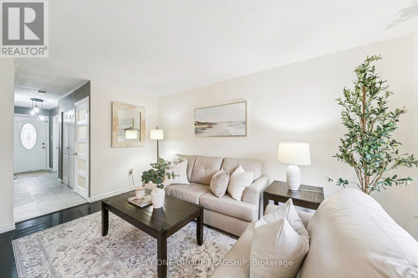 Townhouse at 137 - 100 QUIGLEY ROAD, Hamilton (Vincent)