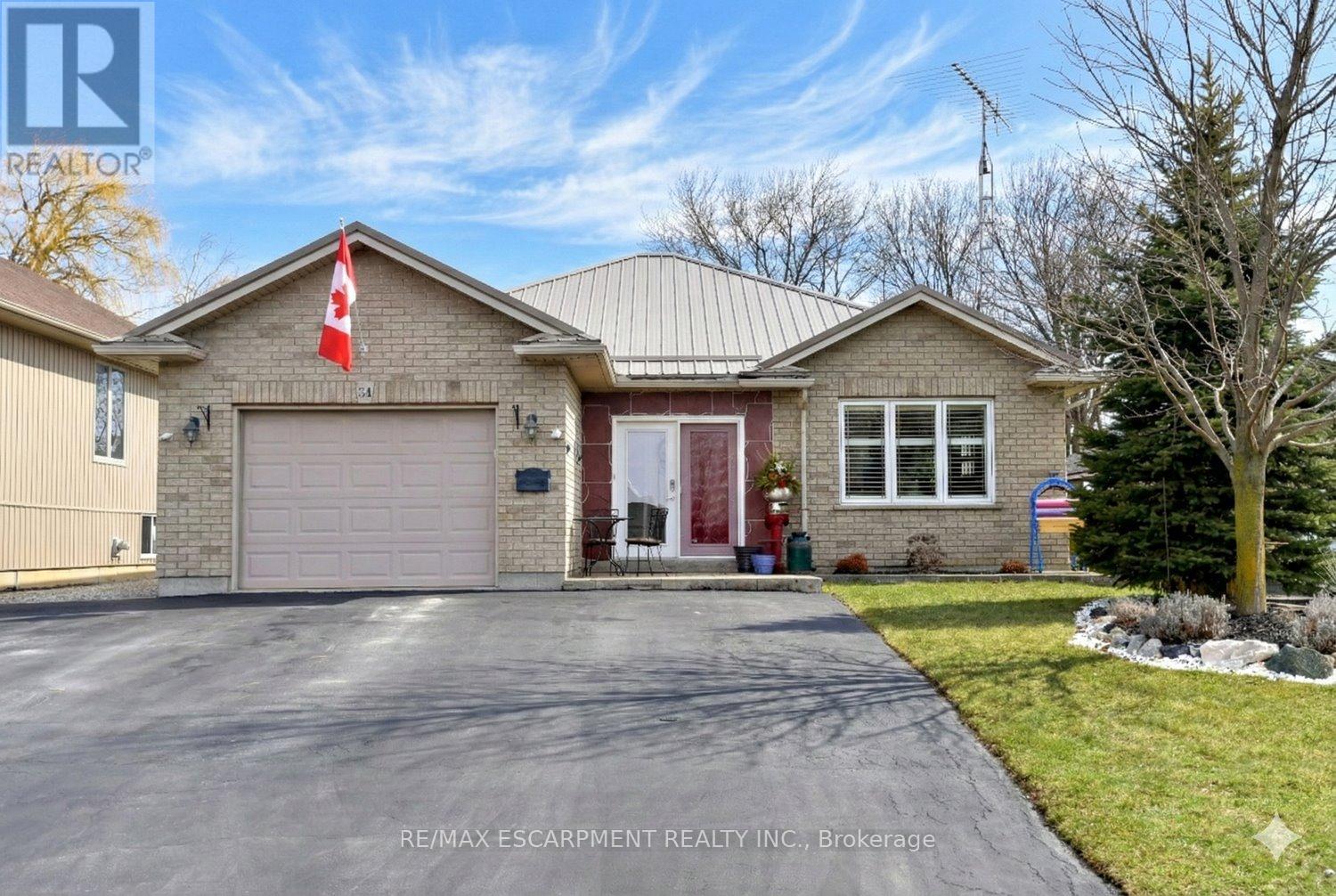 Detached at 34 DAVIS STREET, Haldimand