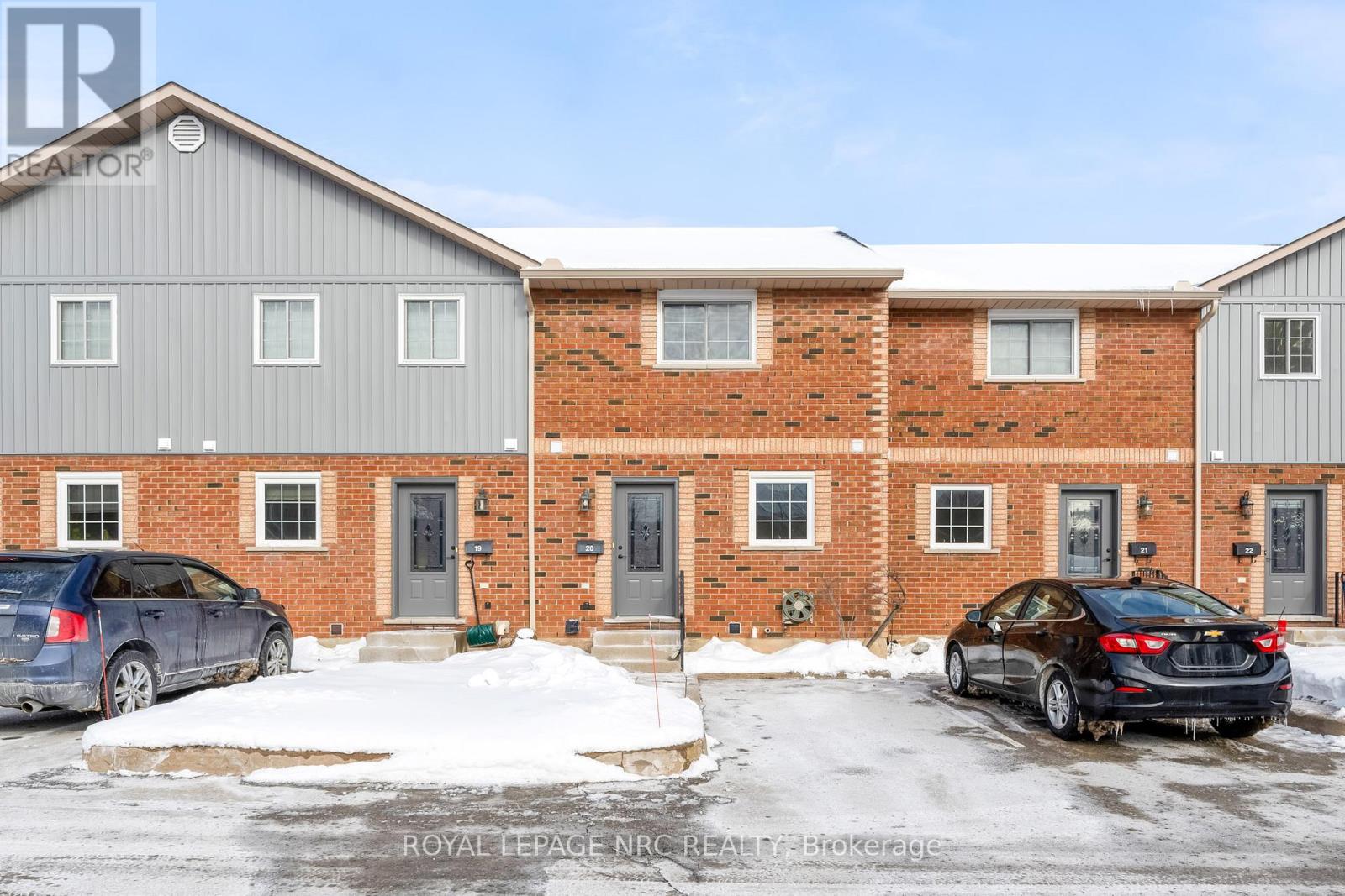 Townhouse at 20 - 110 SILVAN DRIVE, Welland (N. Welland)