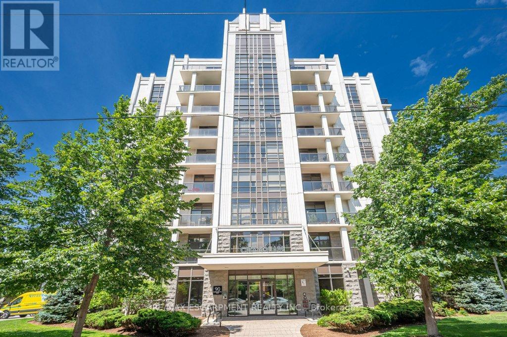 Apartment at 302 - 90 CHARLTON AVENUE W, Hamilton (Durand)