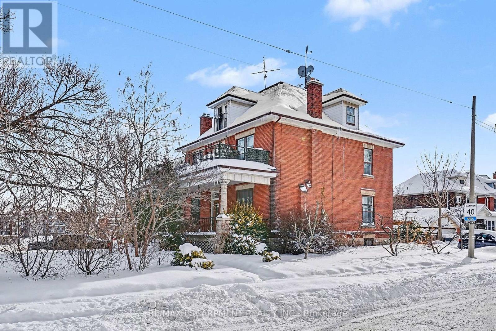 Detached at 1316 KING STREET E, Hamilton (Delta)