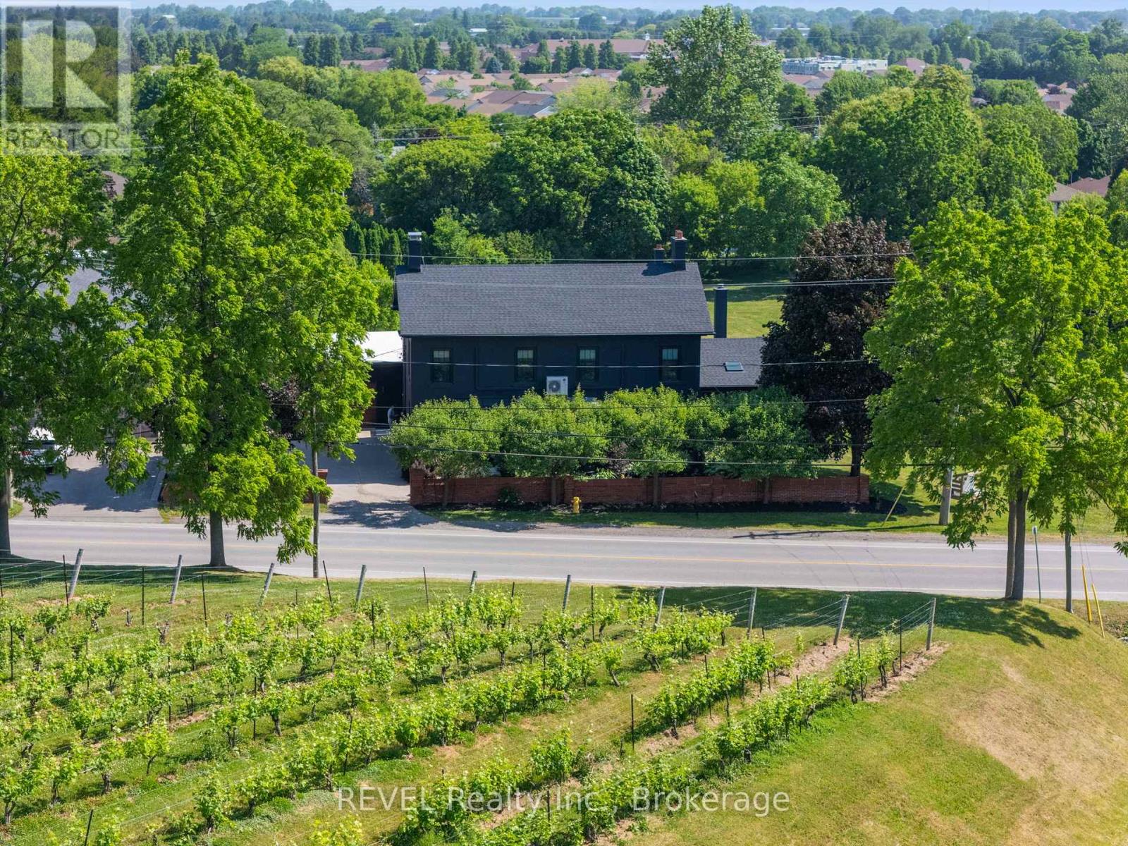 Detached at 3543 KING STREET, Lincoln (Escarpment)