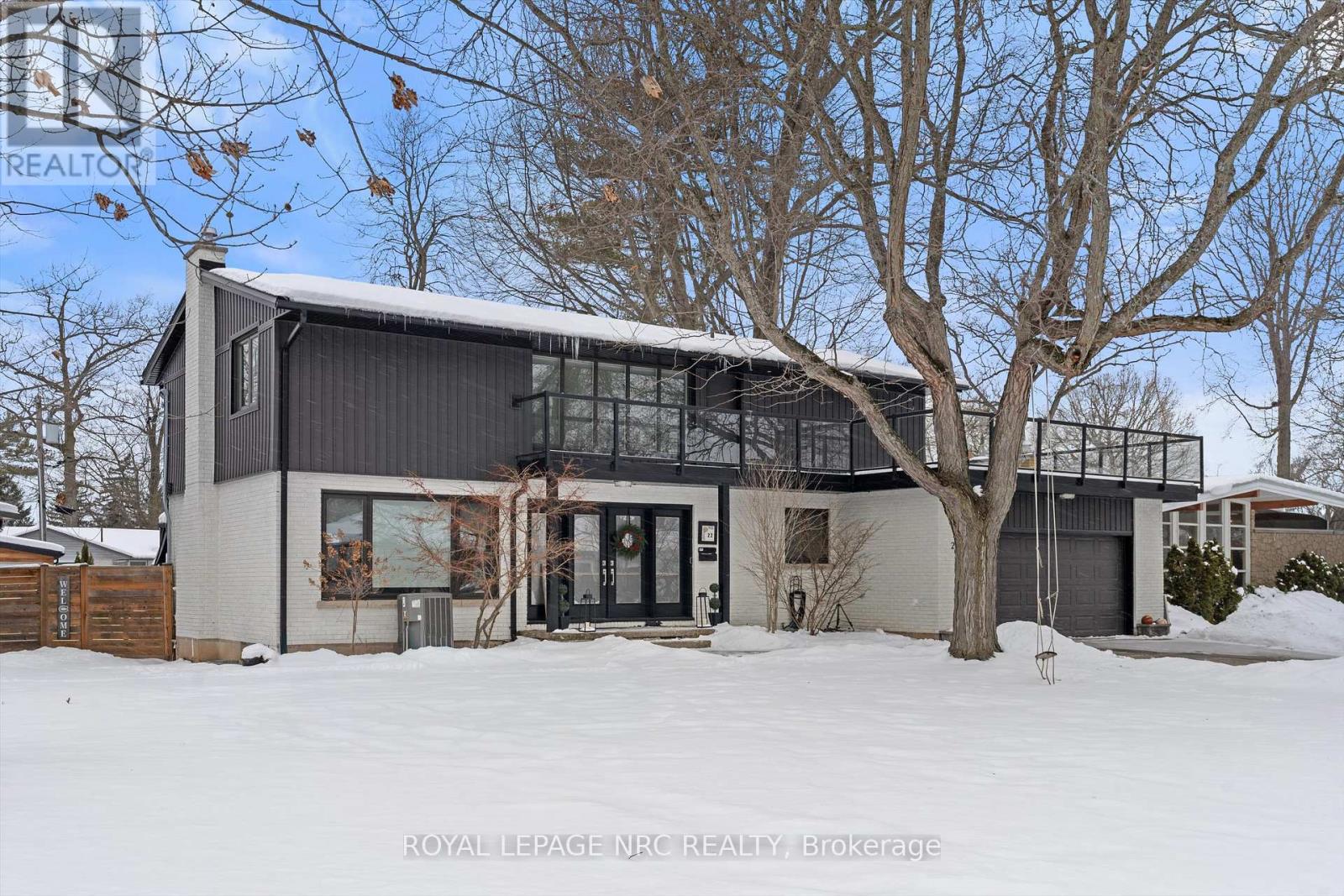 Detached at 22 BRIARFIELD CRESCENT, St. Catharines (Glendale/Glenridge)