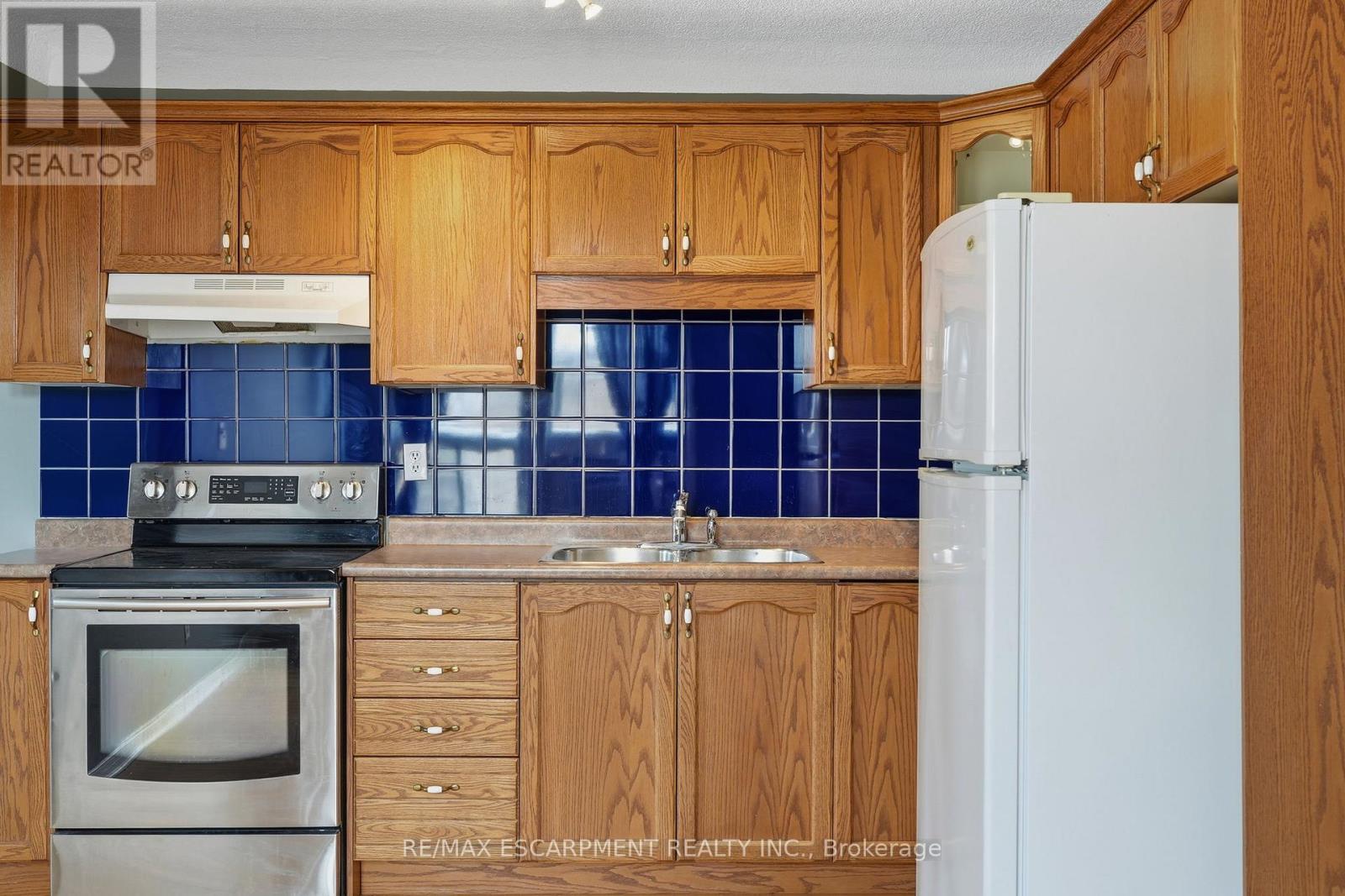 Apartment at 10 - 97 CONNAUGHT AVENUE, Hamilton