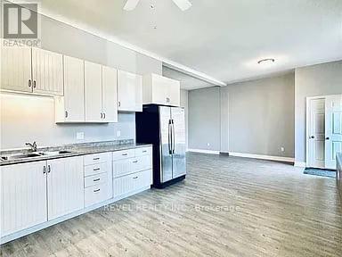 Multiplex at UNIT A - 528 LINCOLN STREET, Welland (Lincoln/Crowland)