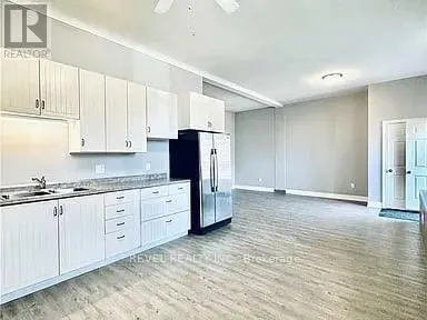 Multiplex at UNIT A - 528 LINCOLN STREET, Welland