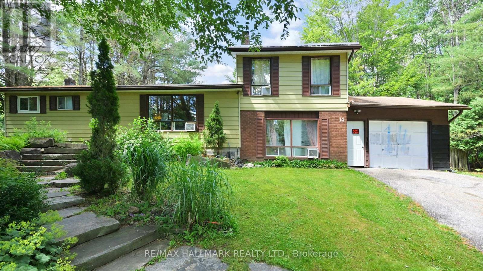 Detached at 14 SELLENS AVENUE, Bracebridge (Macaulay)