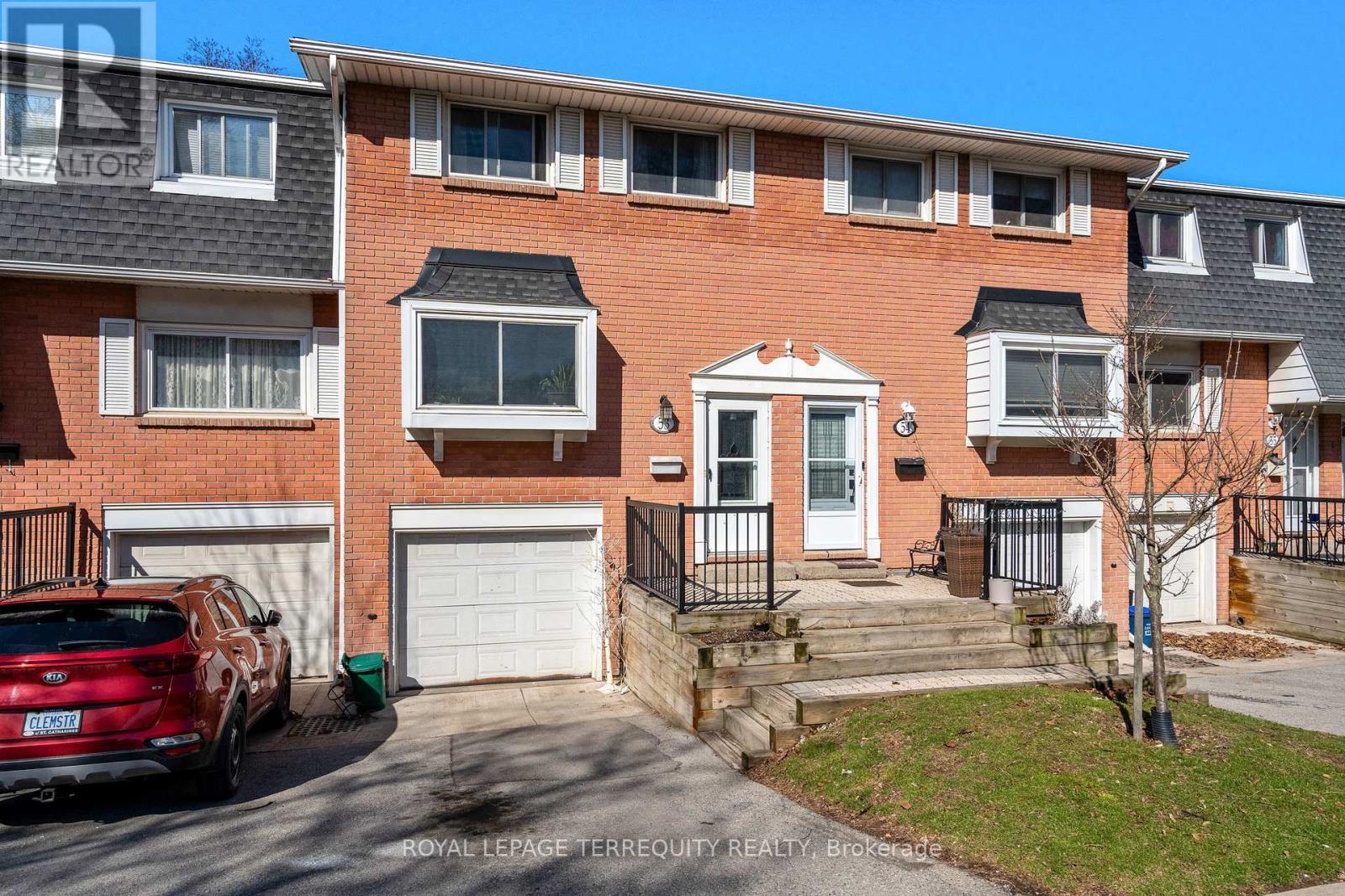 Townhouse at 53 - 185 DENISTOUN STREET, Welland (Broadway)
