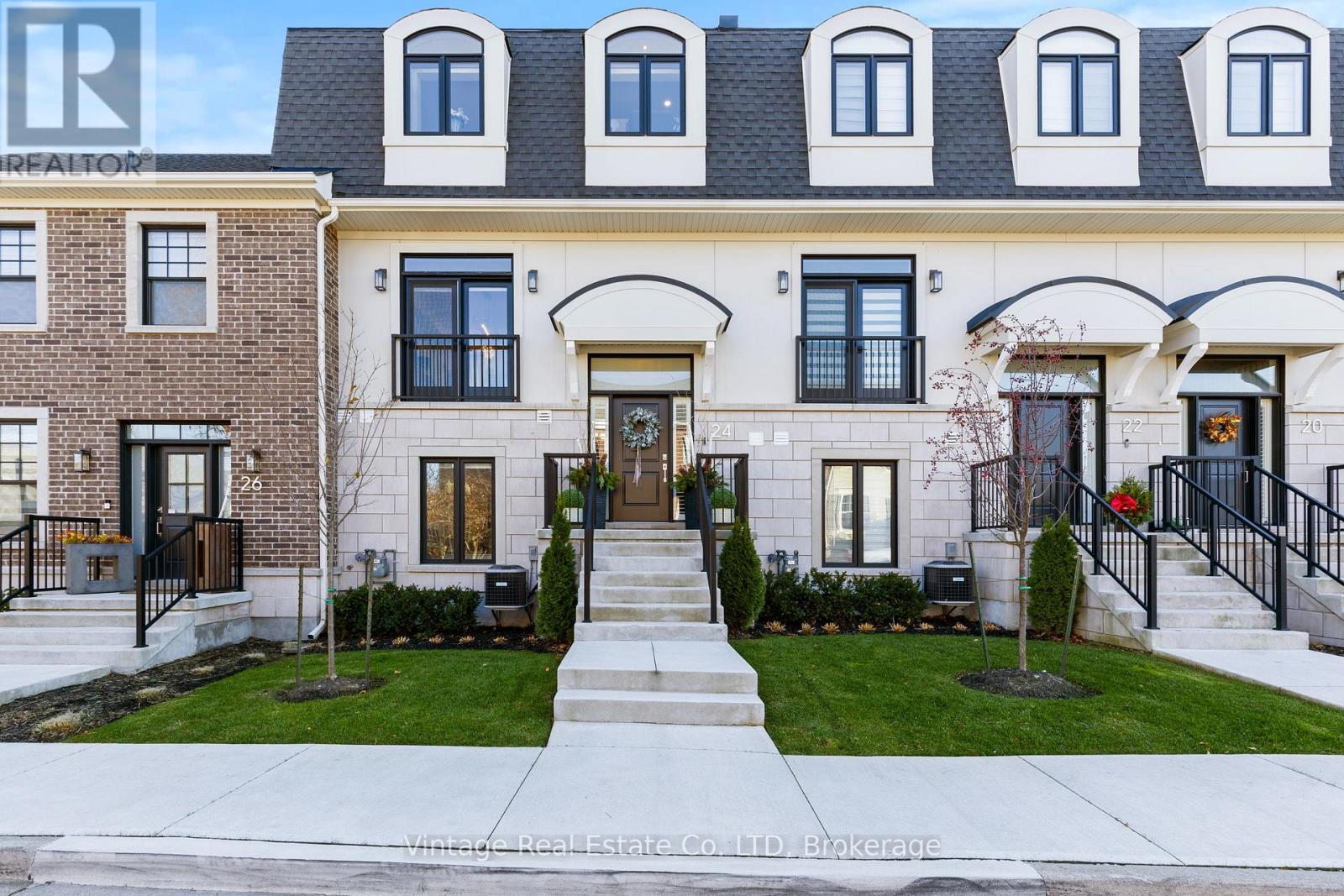 Townhouse at 24 WILLOW BANK COMMON, St. Catharines (Grapeview)