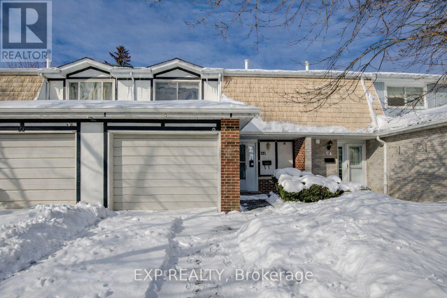 Townhouse at 54 NICKLAUS DRIVE, Hamilton (Vincent)