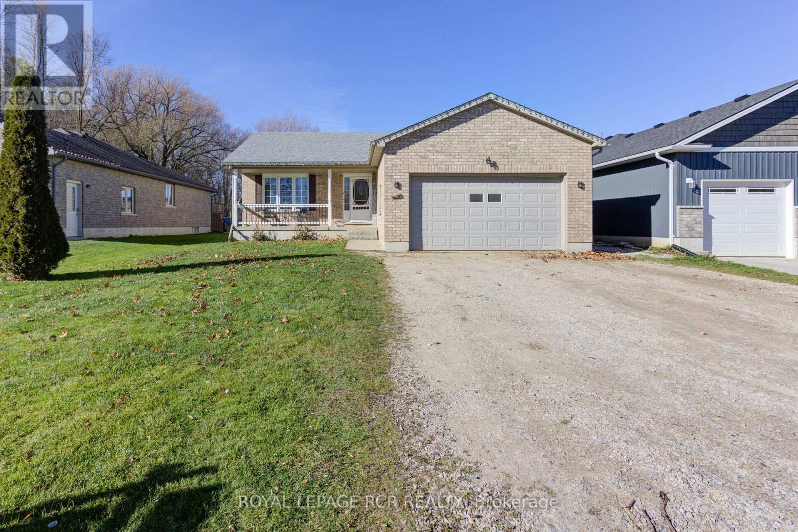 Detached at 44 GEDDES STREET W, Minto