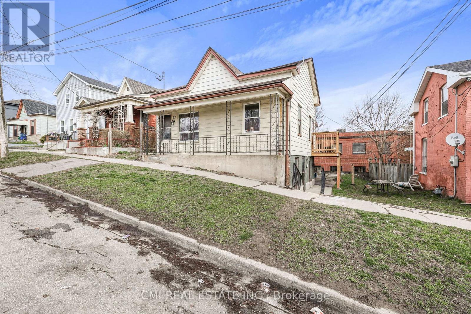 Detached at 82 MARLBOROUGH STREET, Brantford