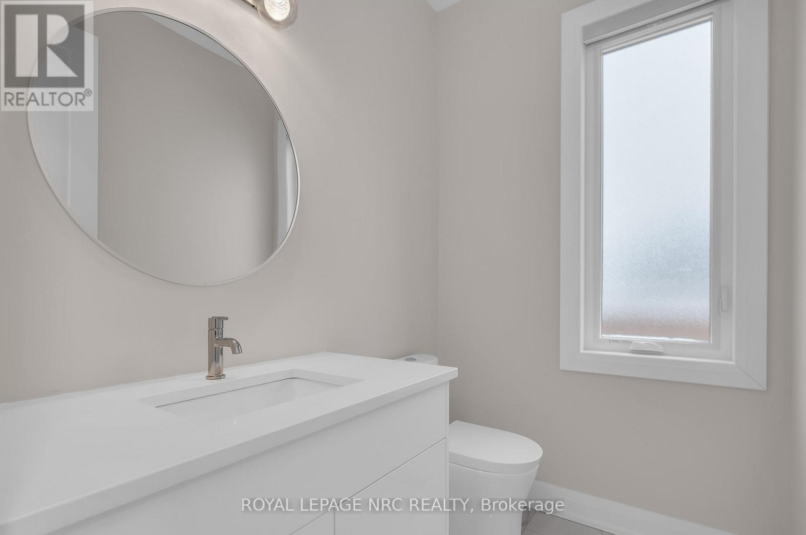 Townhouse at 13 - 1465 STATION STREET, Pelham