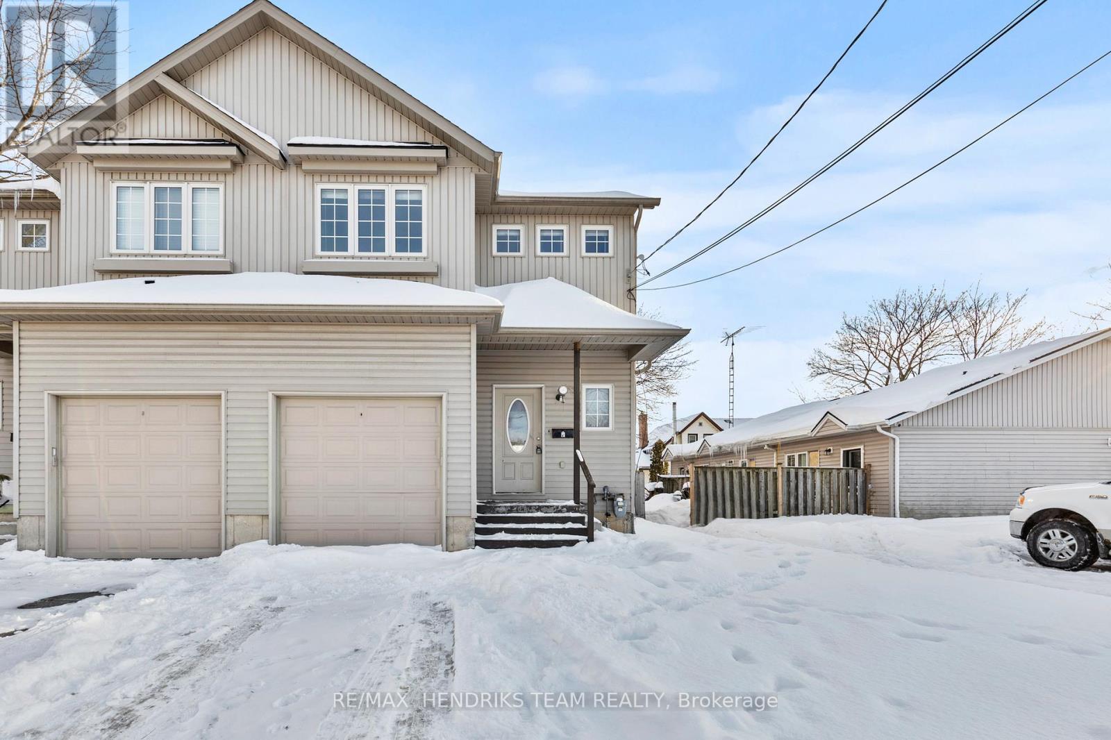 Semi-Detached/Link at 2 TOWNLINE ROAD E, Thorold (Thorold Downtown)