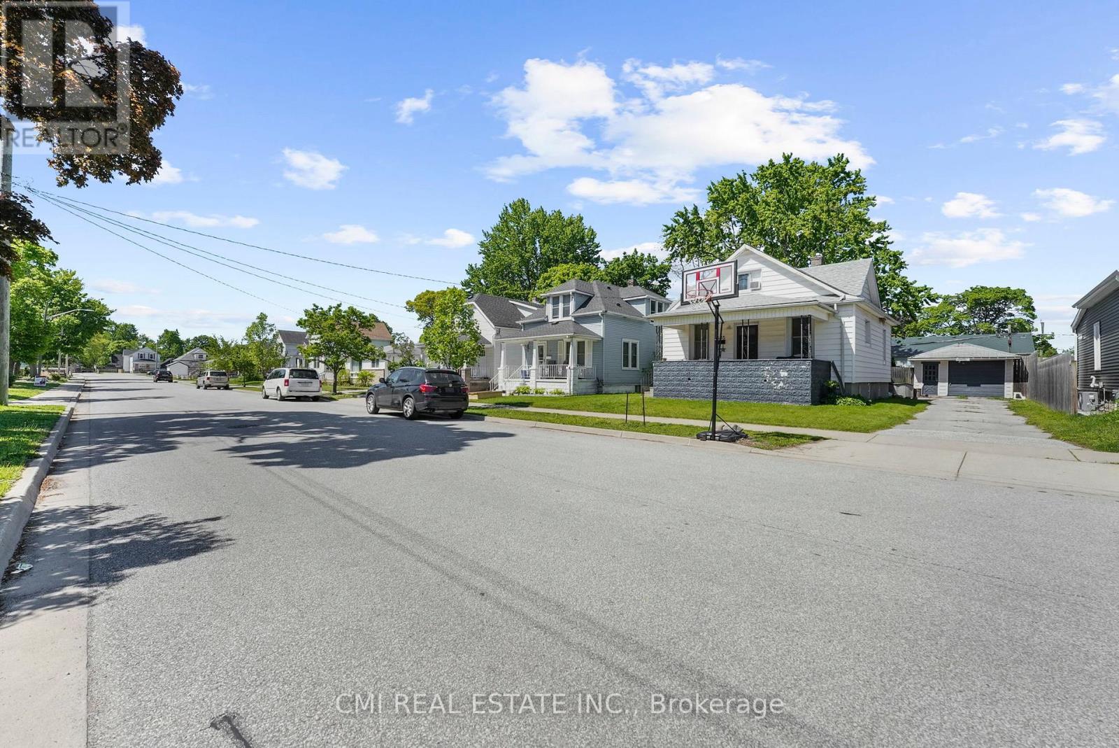 Detached at 433 LYDIA STREET, Sarnia