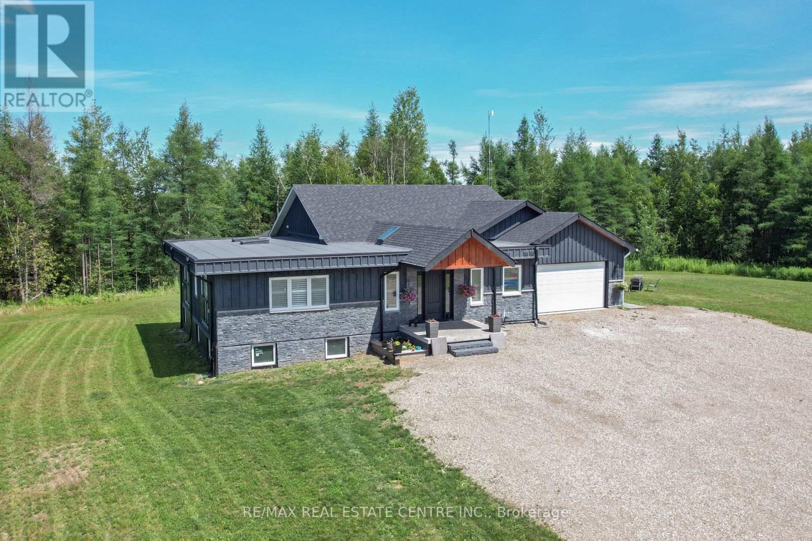 Detached at 375753 6TH LINE, Amaranth