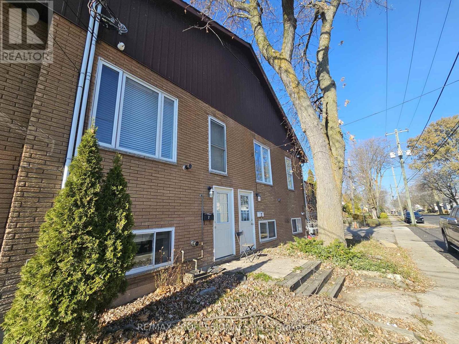 Multiplex at 20 ERIE STREET, Port Colborne