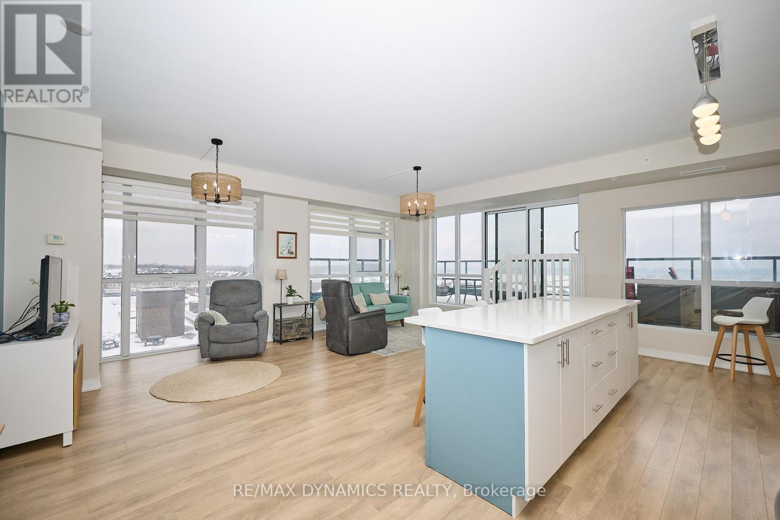 Apartment at 407 - 550 NORTH SERVICE ROAD, Grimsby (Grimsby Beach)