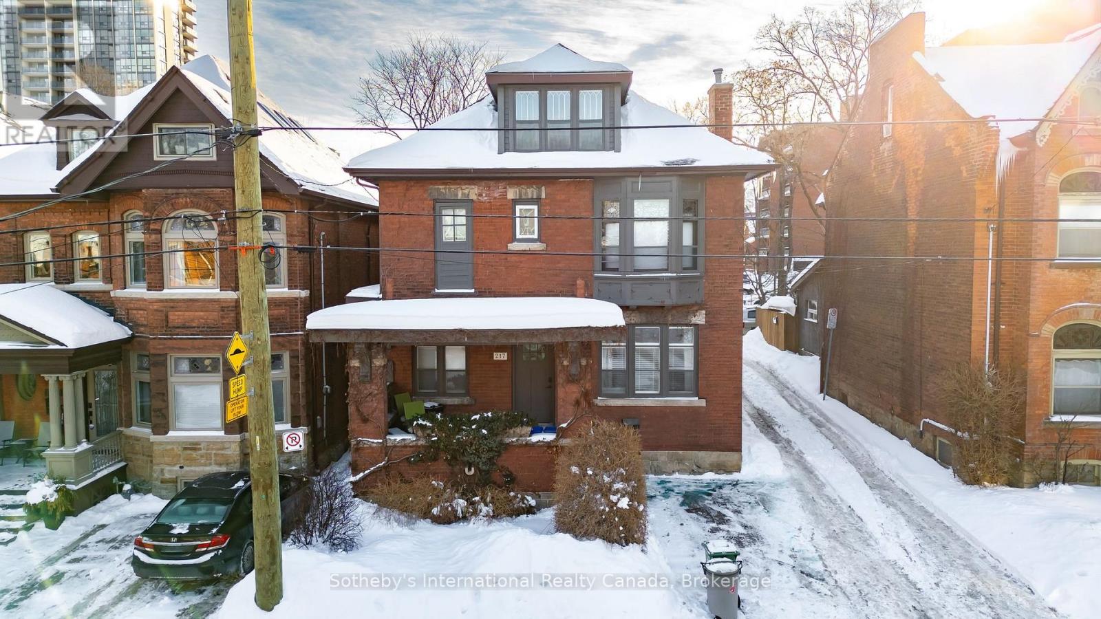 Multiplex at 217 CAROLINE STREET S, Hamilton (Durand)