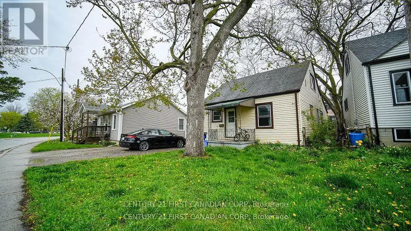 Detached at 19 MONTGOMERY DRIVE, Chatham-Kent