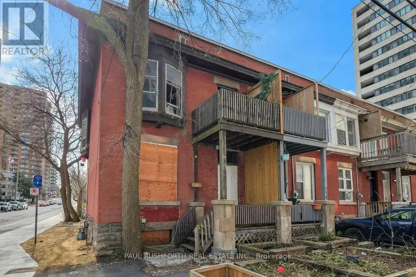 Townhouse at 216 BAY STREET, Ottawa