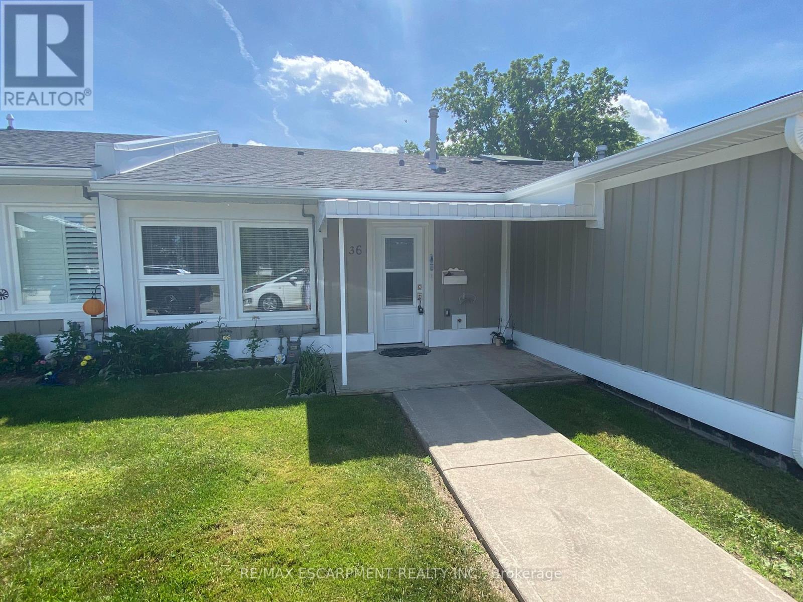 Townhouse at 36 MCKENNA COURT, Hamilton (Kennedy)