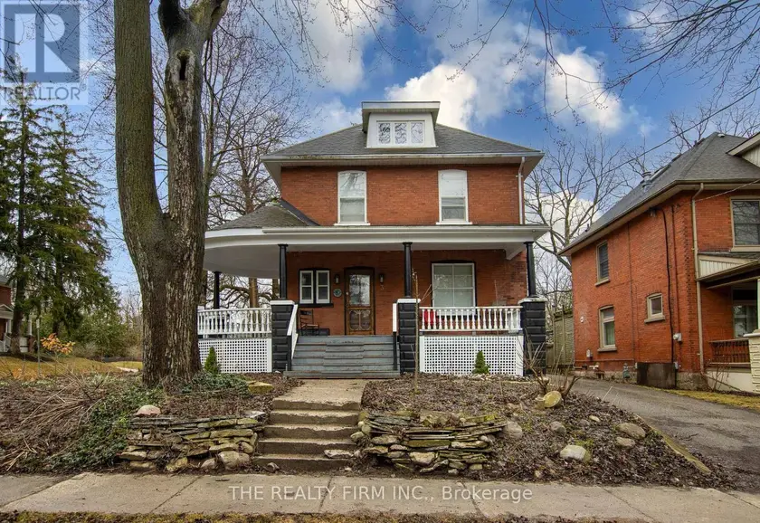 Detached at 3 DALY AVENUE, Stratford