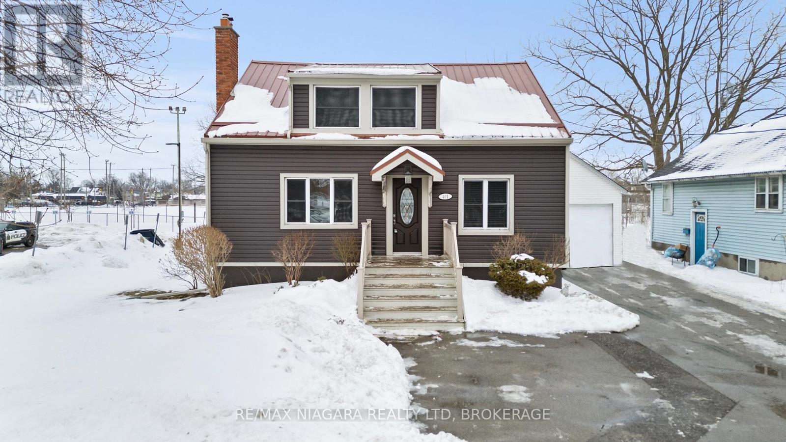 Detached at 401 FIELDEN AVENUE, Port Colborne (Sugarloaf)