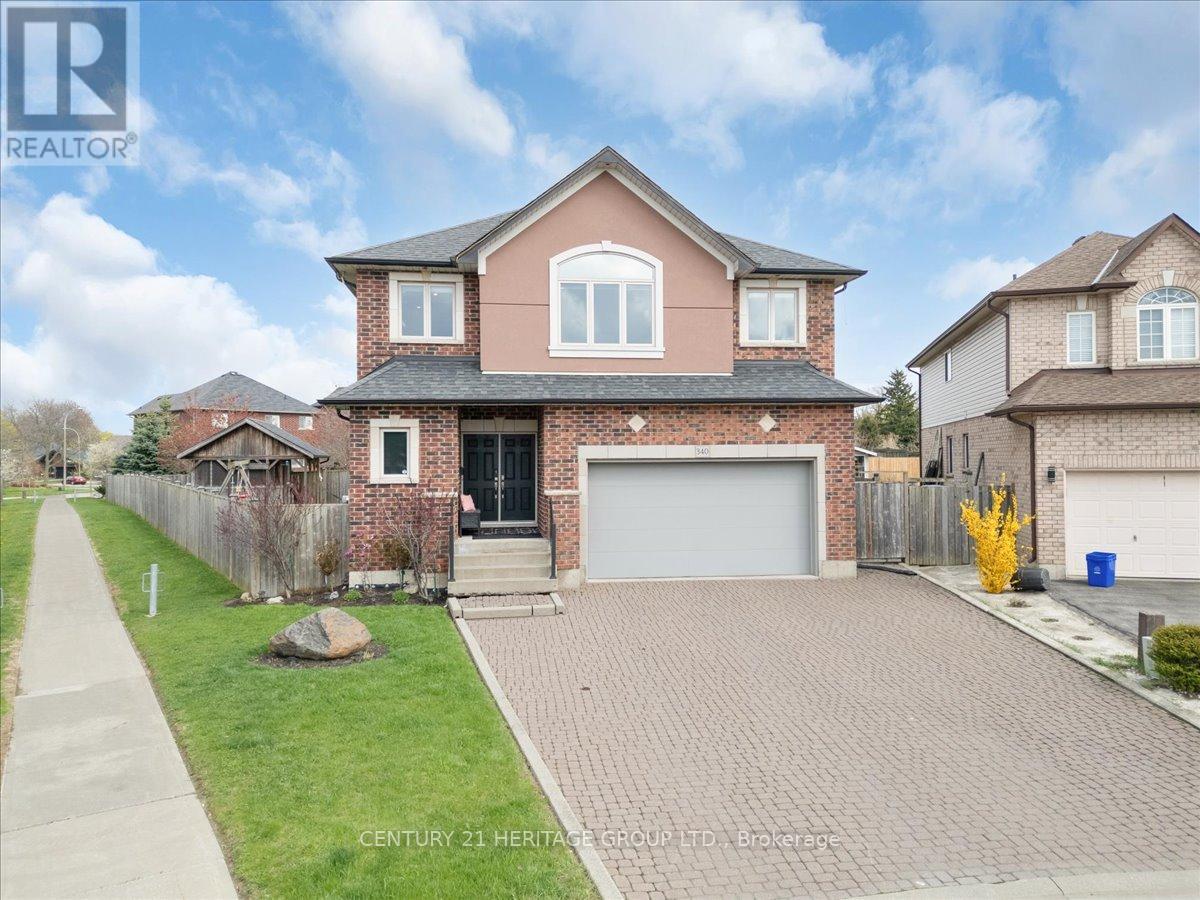 Detached at 340 OLD MUD STREET, Hamilton (Stoney Creek Mountain)