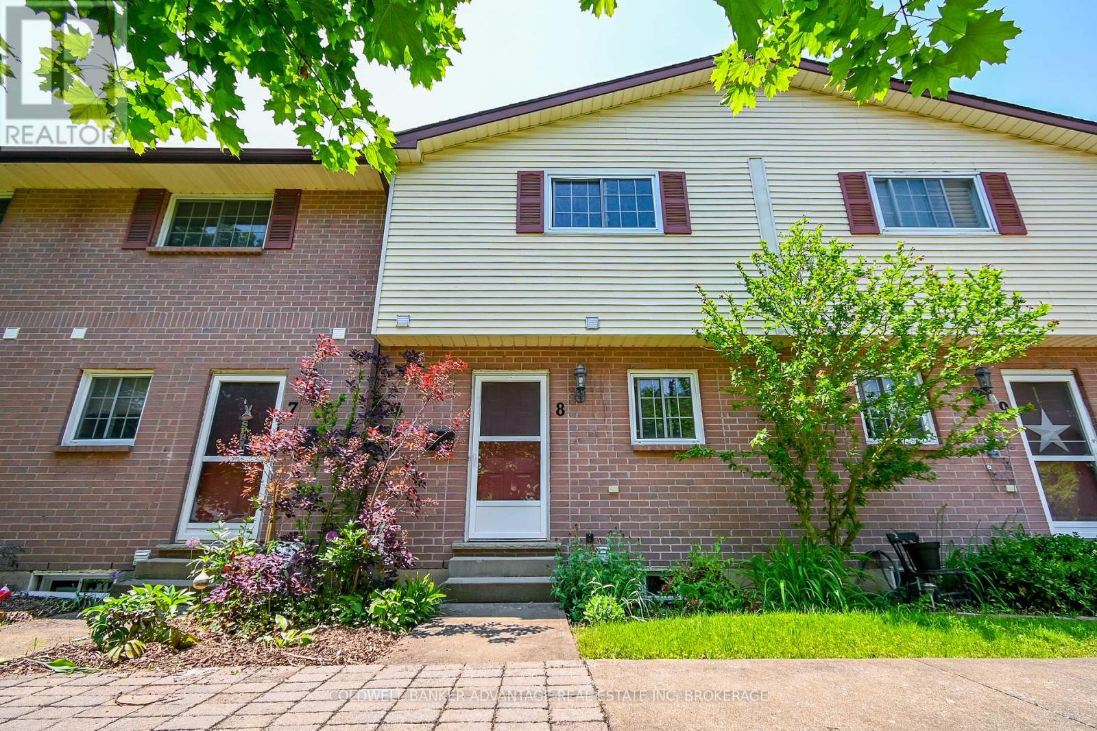 Townhouse at 8 - 102 SILVAN DRIVE, Welland (N. Welland)