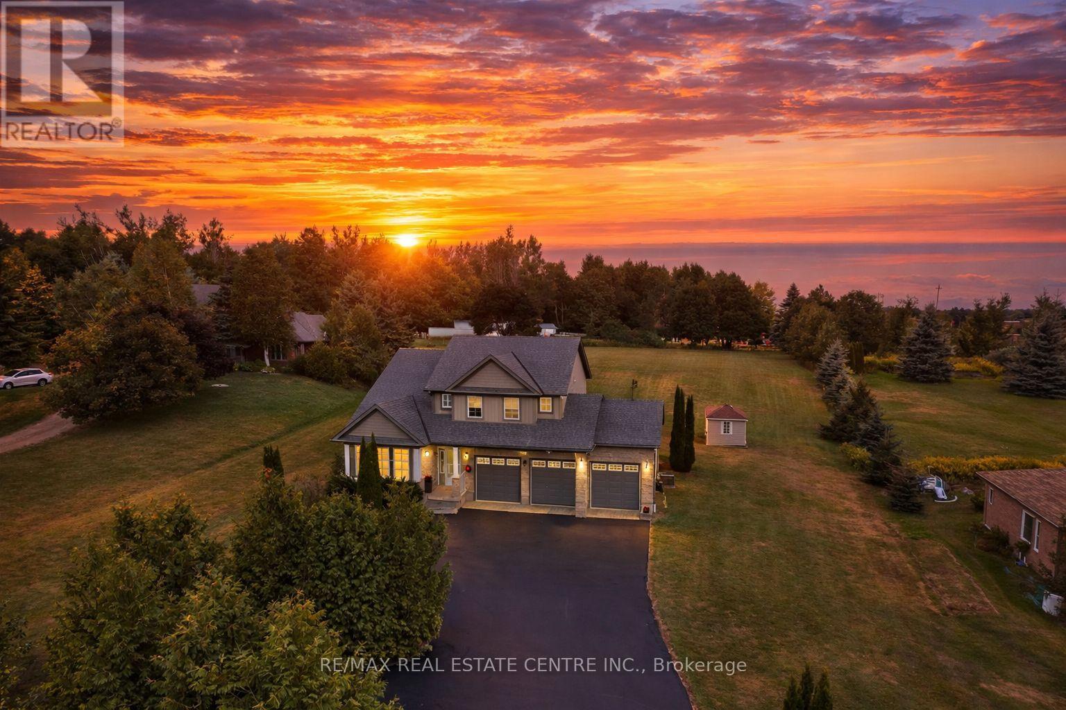 Detached at 37 WOODLAND DRIVE, East Garafraxa