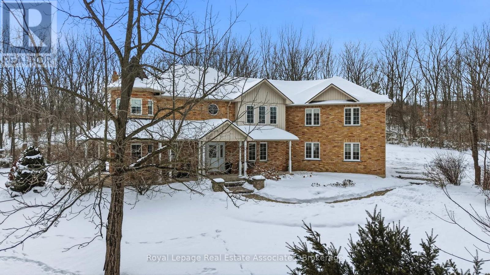 Detached at 86 RIDGE ROAD E, Grimsby (Grimsby Escarpment)