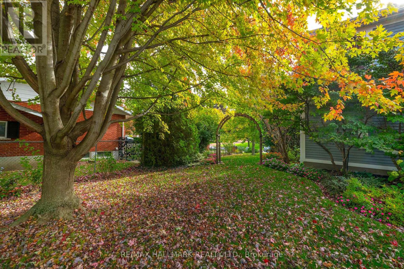 Detached at 1 LAURA SECORD PLACE, Niagara-on-the-Lake