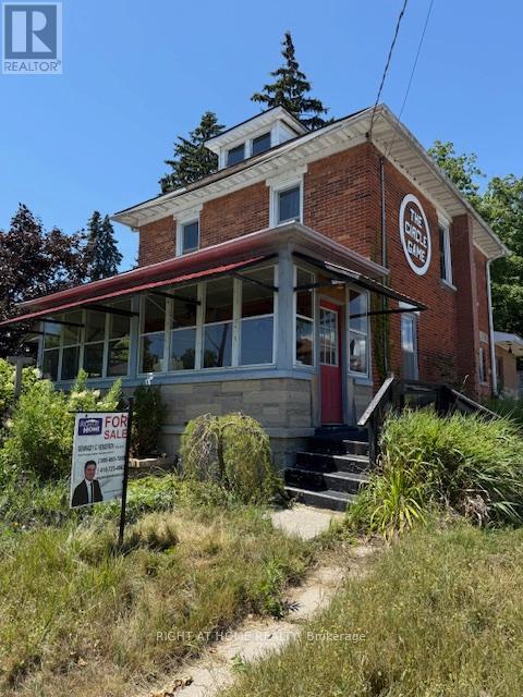 Detached at 7 CLINTON STREET, Norfolk (Port Dover)