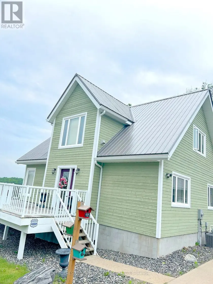 Detached at 111 WILSON LAKE CRESCENT, Parry Sound Remote Area