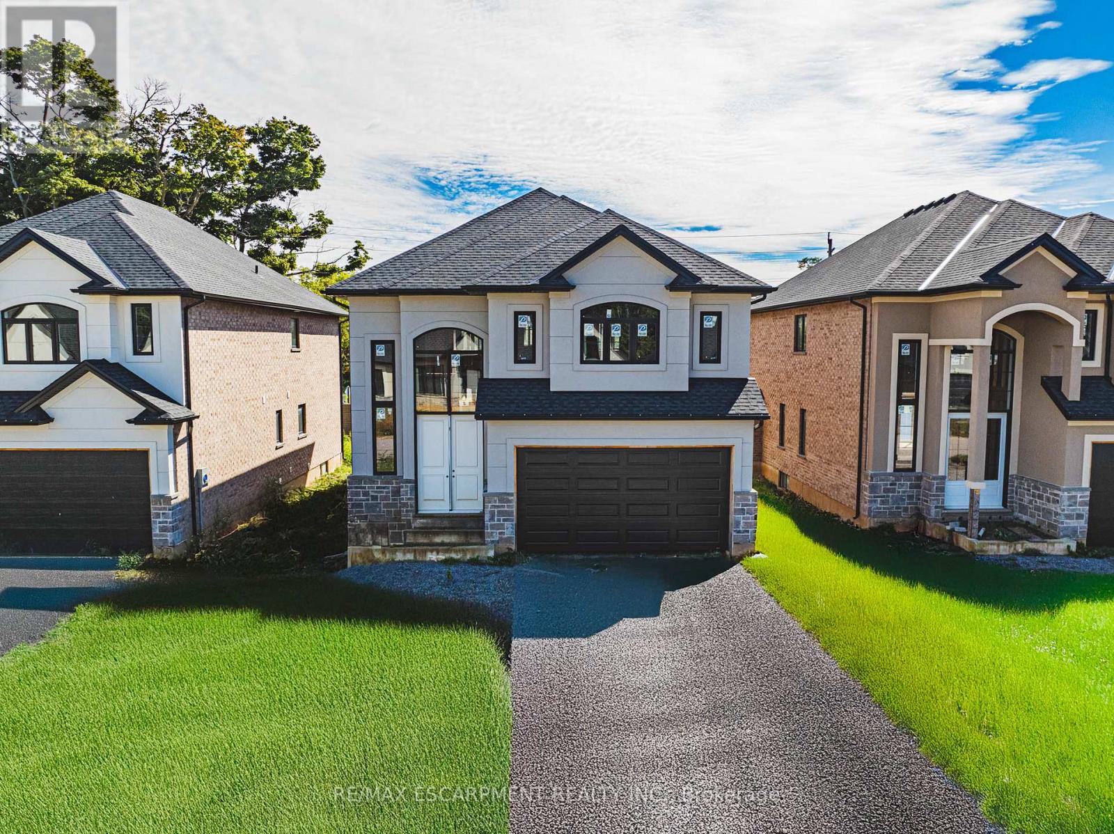 Detached at 40 CESAR PLACE, Hamilton (Ancaster)