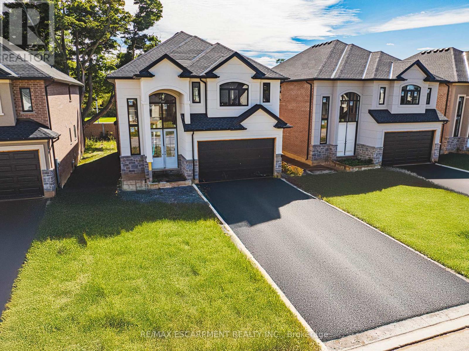 Detached at 48 CESAR PLACE, Hamilton (Ancaster)