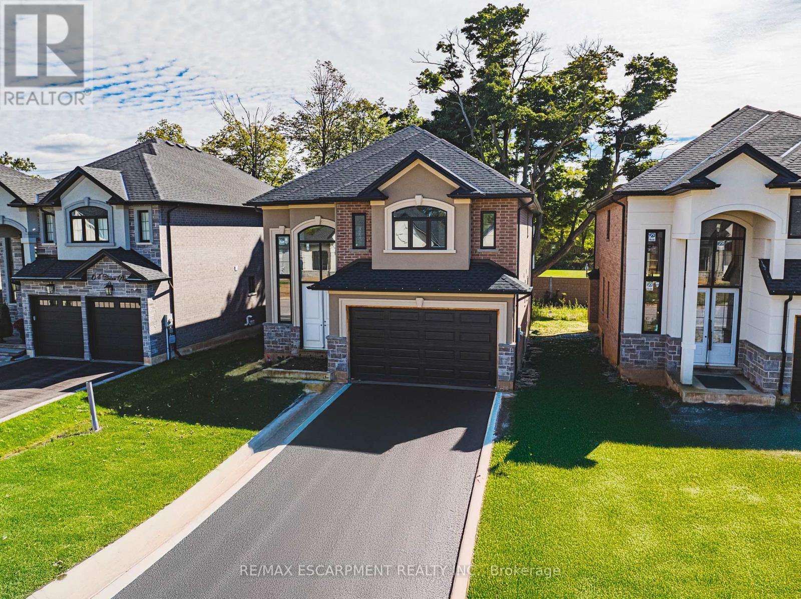 Detached at 44 CESAR PLACE, Hamilton (Ancaster)