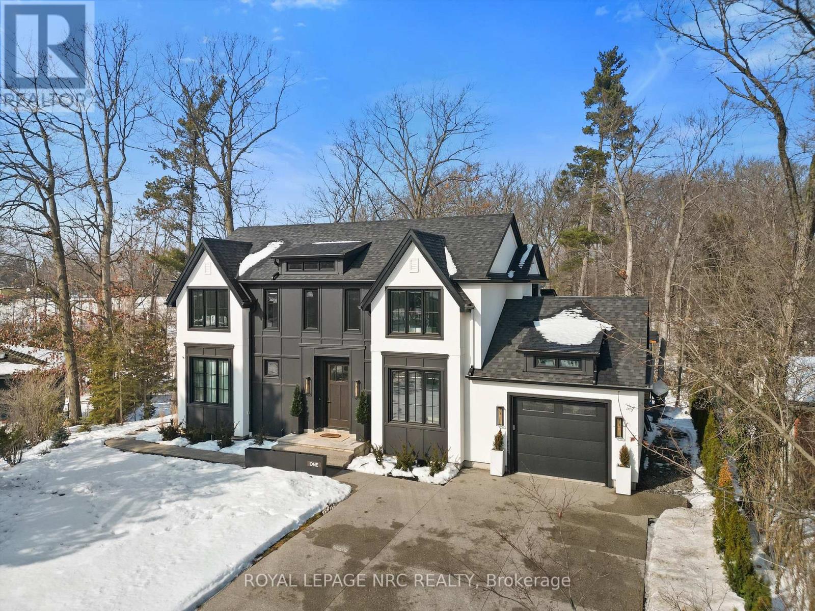 Detached at 1 BRIARFIELD CRESCENT, St. Catharines (Glendale/Glenridge)
